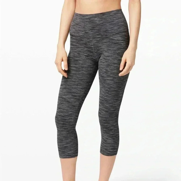 Lululemon Athletica Align Crop ‘Wee Are From Space Dark Carbon Ice Grey’ Size 8 - Picture 1 of 9